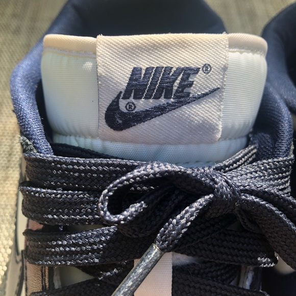 Nike dunk low, midnight navy. These shoes are a 8/10, with the original box. - Picture 8 of 8